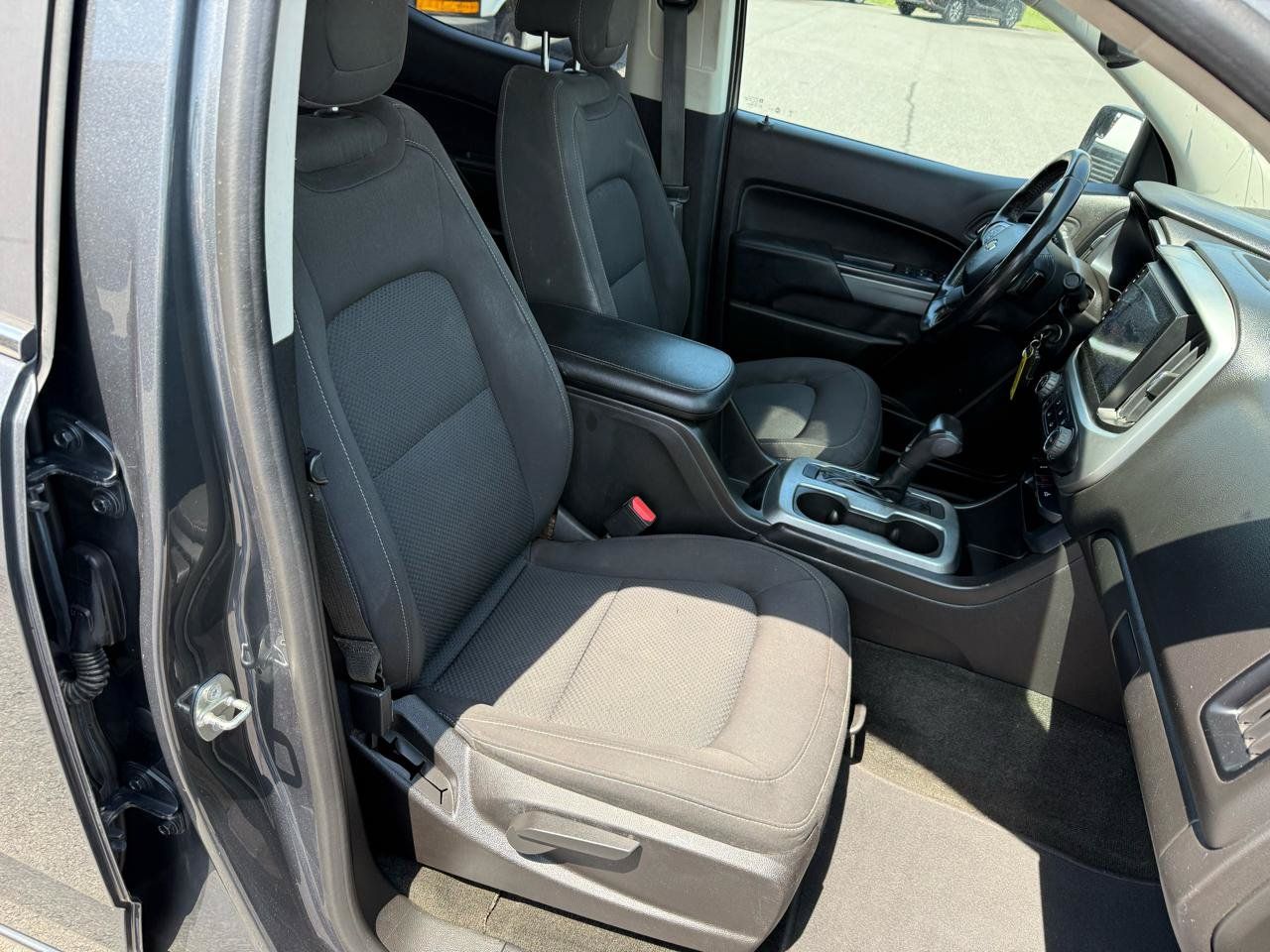Used 2017 Chevrolet Colorado LT RWD image 18