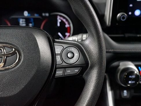 Used 2025 Toyota RAV4 XLE FWD image 13
