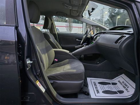 Used 2011 Toyota Prius Two image 11
