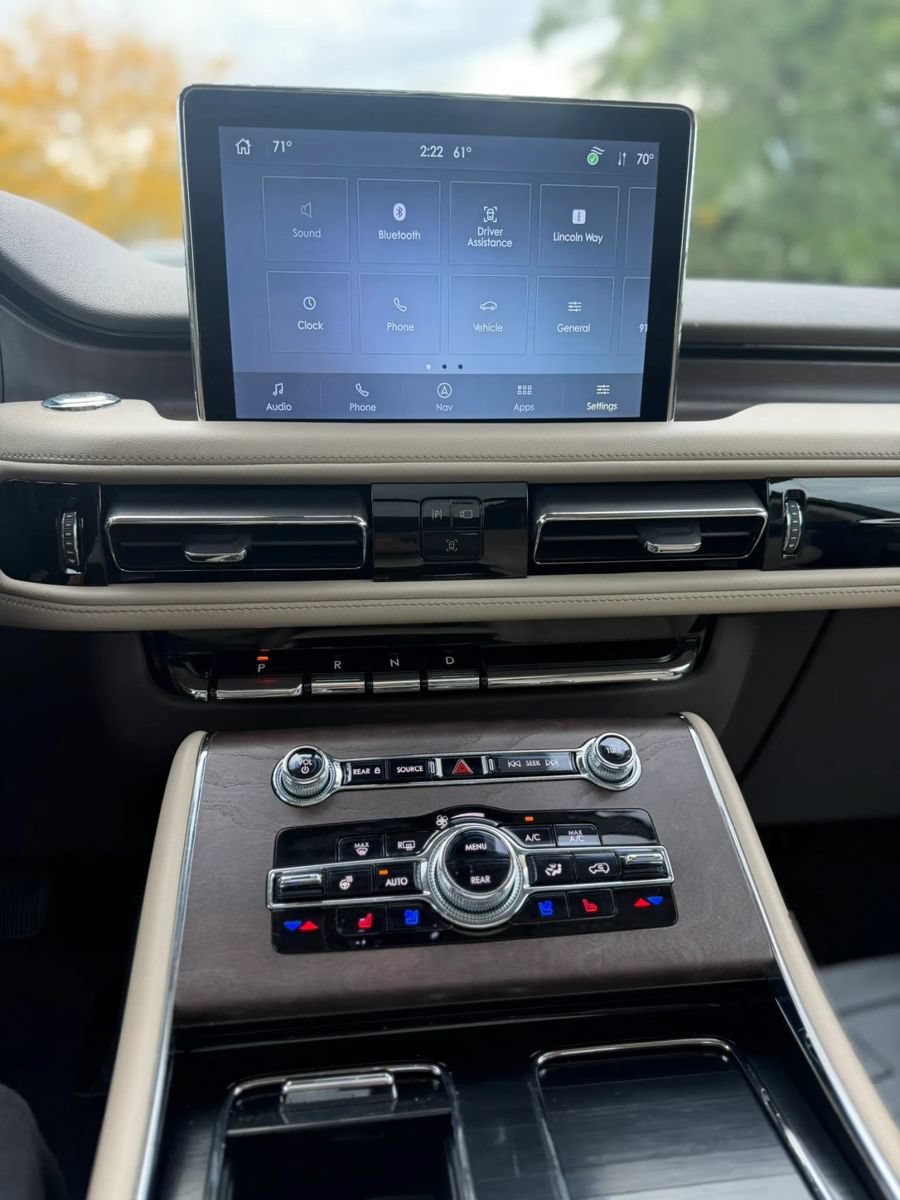 Used 2023 Lincoln Aviator Reserve w/ Equipment Group 201A AWD/4WD image 30