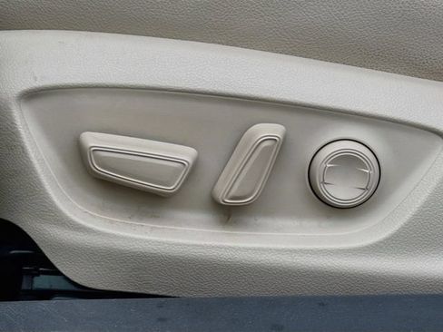 Used 2018 Toyota Camry XLE FWD image 23