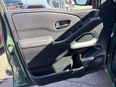 Used 2022 Nissan Frontier SV image 19