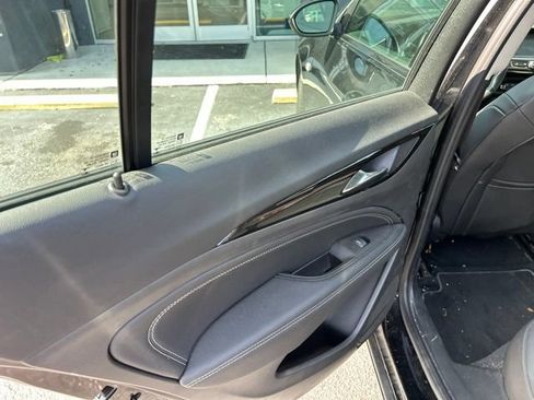 Used 2018 Buick Regal Essence w/ Driver Confidence Package #1 FWD image 16
