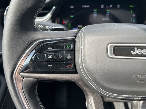 New 2024 Jeep Grand Cherokee Overland w/ Luxury Tech Group IV image 27