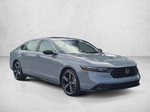 Used 2024 Honda Accord Sport image 3