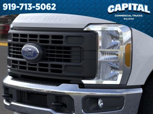 New 2024 Ford F250 XL w/ XL Chrome Package image 17