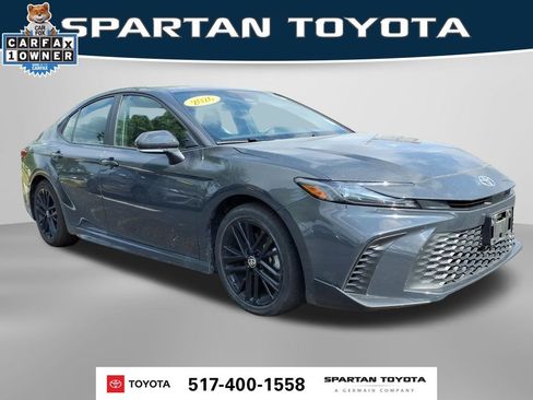 Used 2026 Toyota Camry SE FWD image 4