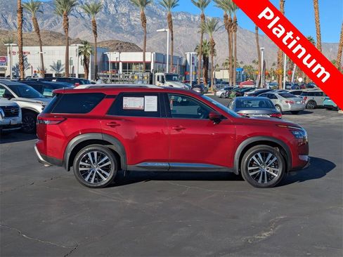 Used 2025 Nissan Pathfinder Platinum w/ Cargo Package image 5