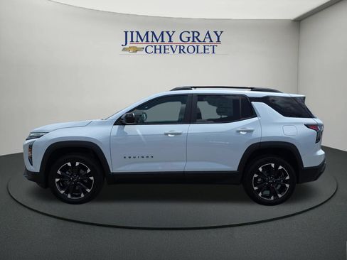 New 2026 Chevrolet Equinox RS FWD image 2