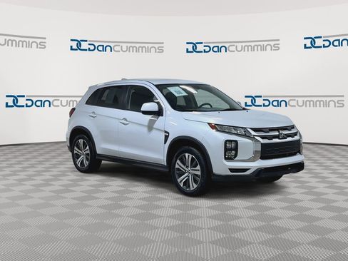 Used 2024 Mitsubishi Outlander Sport ES AWD/4WD image 2
