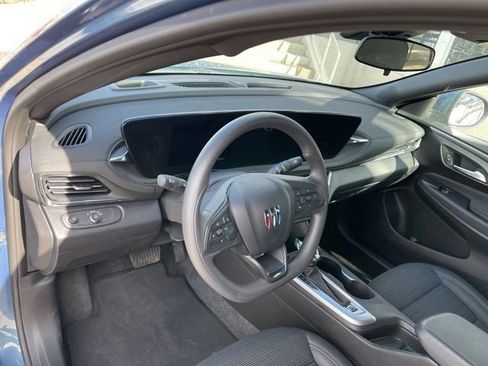 Used 2025 Buick Envista Preferred w/ Advanced Safety Package FWD image 8