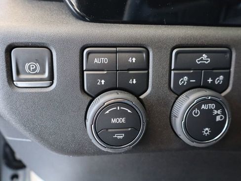 Used 2024 Chevrolet Silverado 1500 LT w/ Z71 Off-Road Package image 12