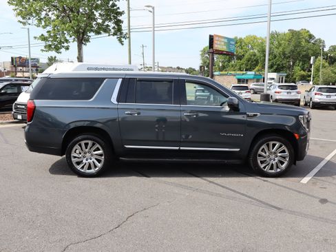 Used 2021 GMC Yukon XL SLT w/ SLT Premium Package AWD/4WD image 11