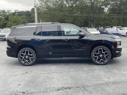 New 2026 Chevrolet Traverse High Country image 2