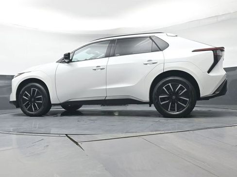 Certified 2026 Toyota bZ XLE image 35