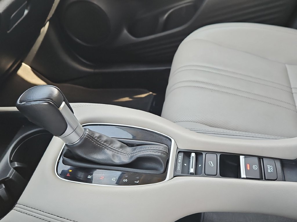 Used 2025 Honda HR-V EX-L image 17