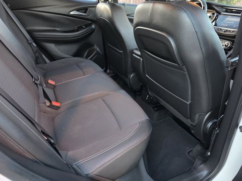 Used 2020 Buick Encore GX Preferred w/ Cold Weather Comfort Package FWD image 18