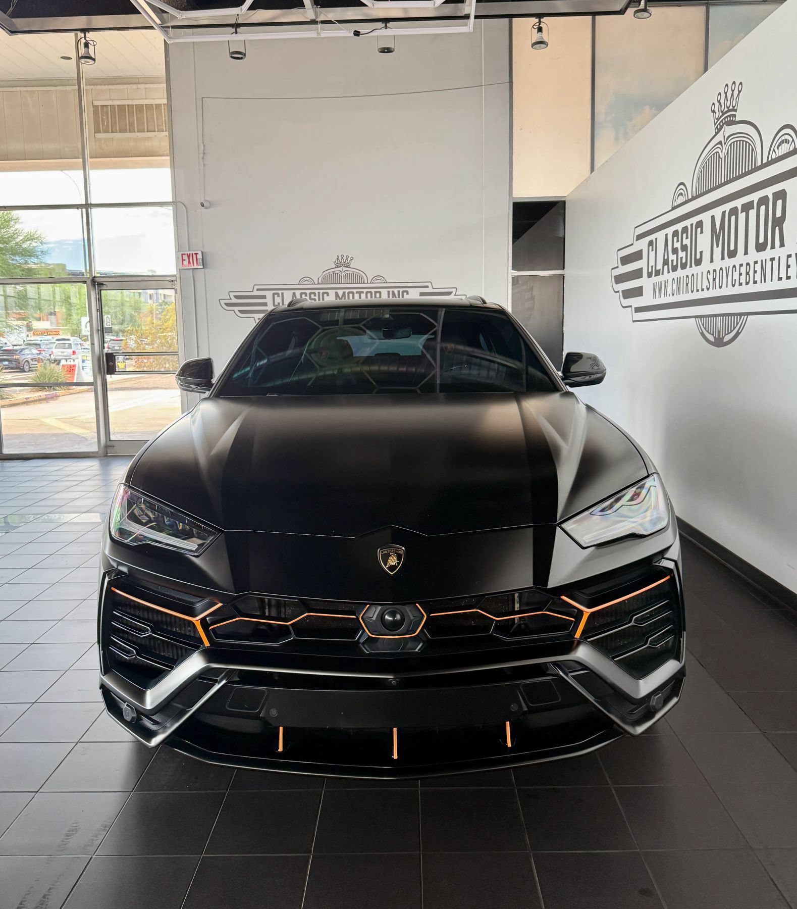 Used 2021 Lamborghini Urus AWD/4WD image 2