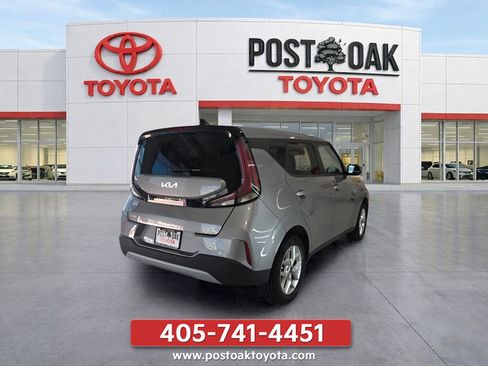 Used 2025 Kia Soul LX w/ LX Technology Package FWD image 5