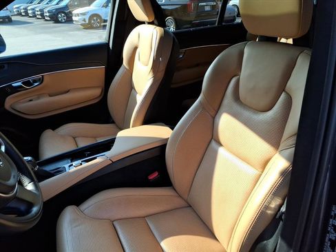 Used 2022 Volvo XC90 T6 Inscription w/ Lounge Package image 18
