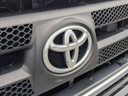 Used 2011 Toyota Tundra image 3