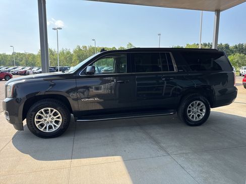 Used 2020 GMC Yukon XL SLT AWD/4WD image 3