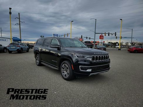 Used 2024 Jeep Wagoneer L Series II w/ Flexible Seating Group AWD/4WD image 1
