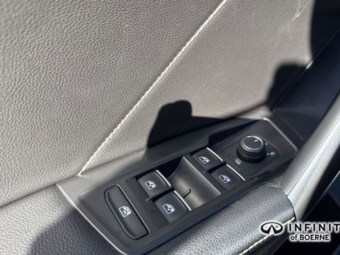 Used 2022 Volkswagen Tiguan SE R-Line image 24