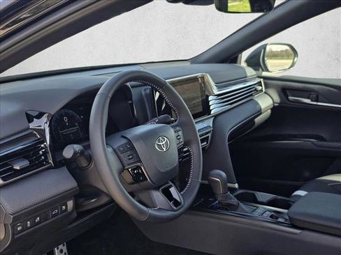 Used 2026 Toyota Camry SE w/ Convenience Package image 13