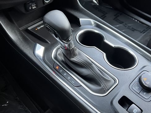 Used 2023 Chevrolet Traverse Premier w/ Redline Edition image 33