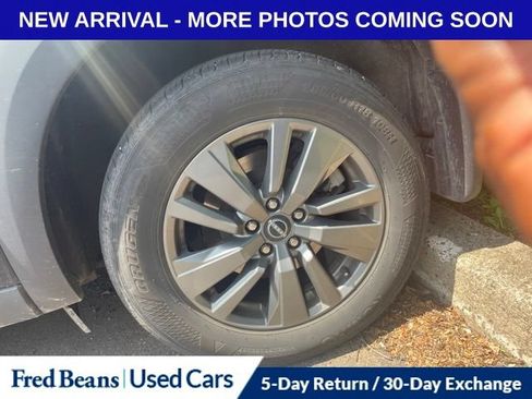 Used 2024 Nissan Pathfinder SV AWD/4WD image 11