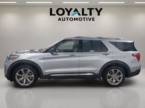 Used 2020 Ford Explorer Platinum w/ Premium Technology Package image 2