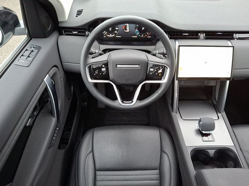 Certified 2024 Land Rover Discovery Sport S image 4