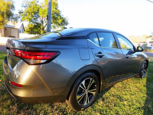 Used 2022 Nissan Sentra SV image 8