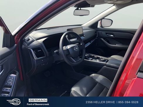 Used 2025 Nissan Rogue SL AWD/4WD image 4