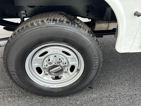 Used 2022 Ford F250 XL w/ Power Equipment Group AWD/4WD image 24