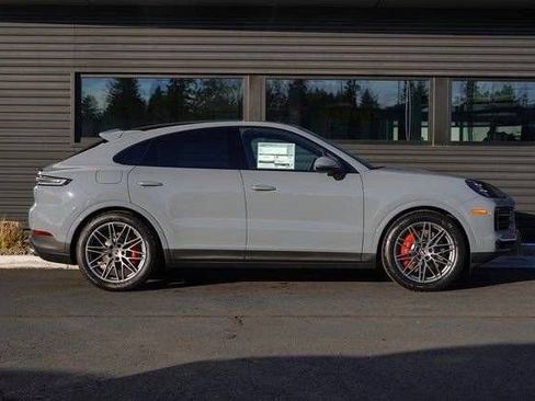 New 2026 Porsche Cayenne S AWD/4WD image 33