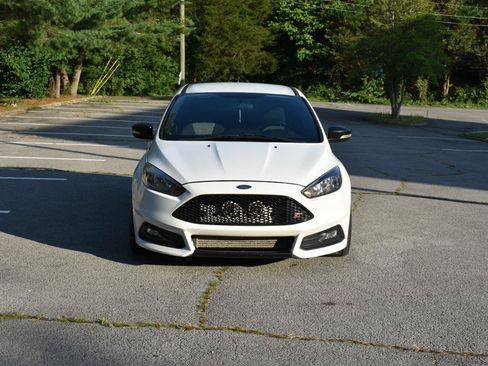 Used 2016 Ford Focus ST FWD image 11
