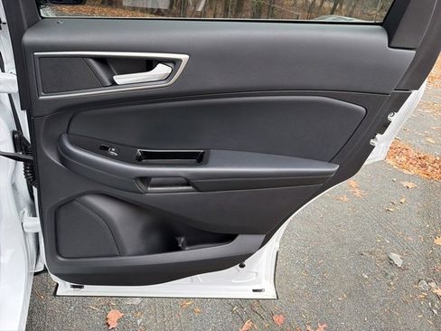 Used 2019 Ford Edge SEL w/ Equipment Group 201A image 12