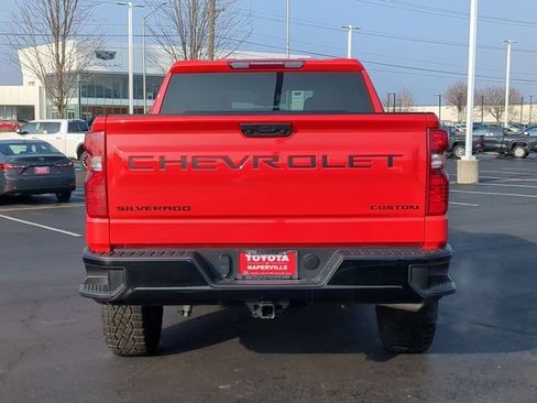 Used 2024 Chevrolet Silverado 1500 Custom Trail Boss w/ LPO, Dark Essentials Package image 6