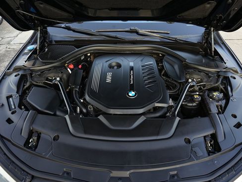 Used 2018 BMW 740i image 22