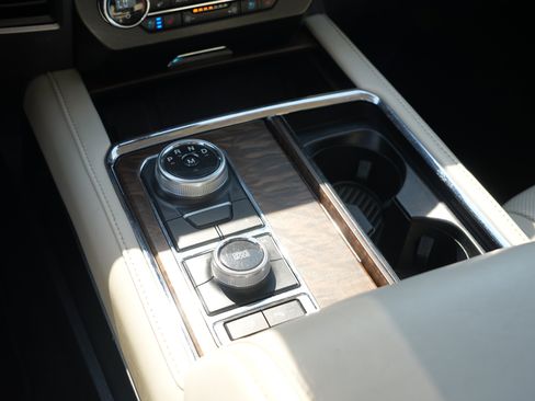 Used 2020 Ford Expedition Platinum AWD/4WD image 24