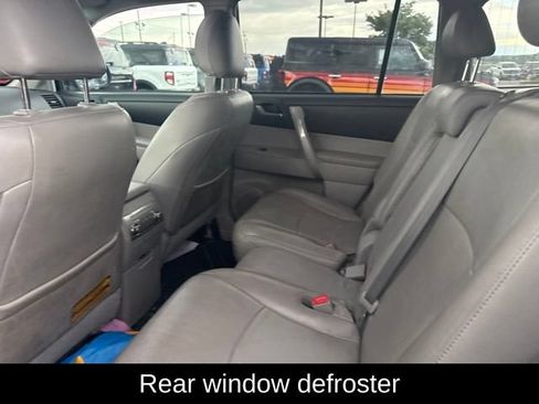 Used 2012 Toyota Highlander SE w/ Tow Pkg AWD/4WD image 12