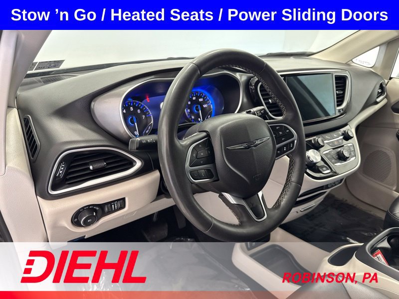 Used 2024 Chrysler Pacifica Touring-L FWD image 25