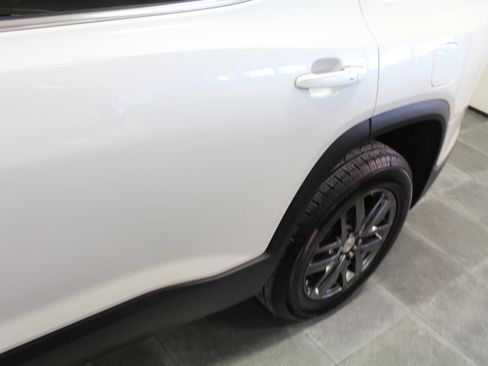 Used 2017 GMC Acadia SLT image 40