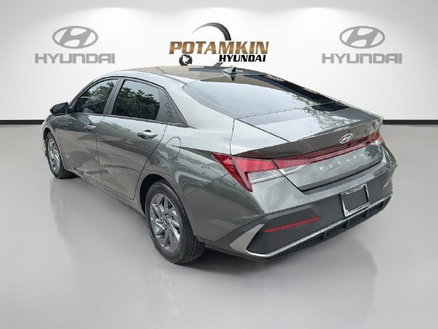 Certified 2024 Hyundai Elantra SEL FWD image 7