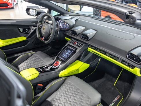 Used 2022 Lamborghini Huracan EVO RWD image 50