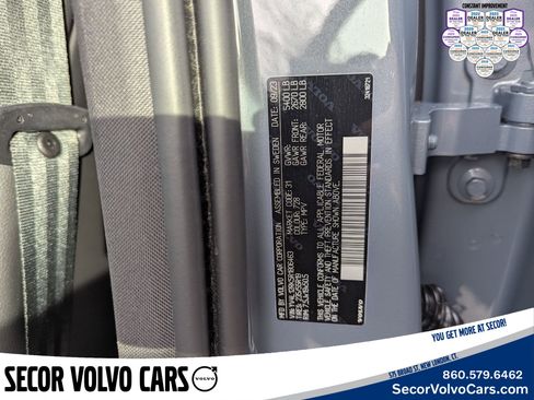 Certified 2024 Volvo XC60 B5 Core image 27