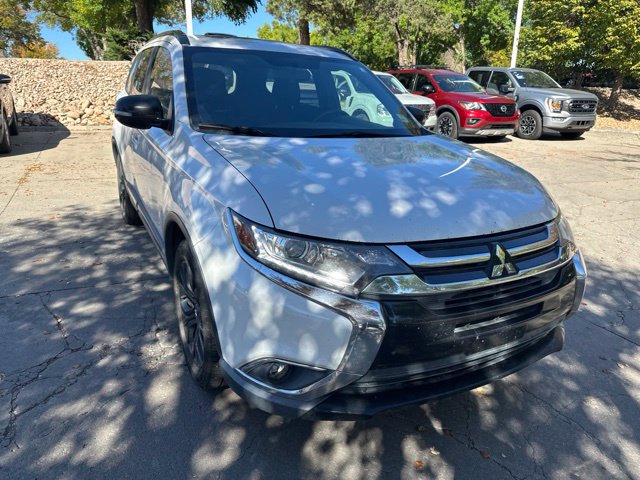 Used 2018 Mitsubishi Outlander ES AWD/4WD image 4