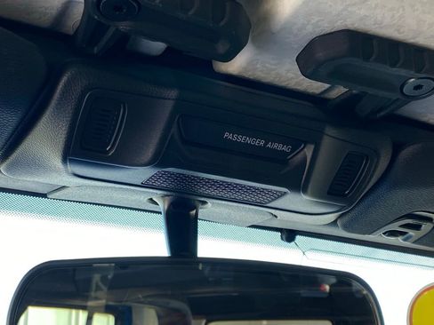 Used 2025 Jeep Gladiator Sport image 21